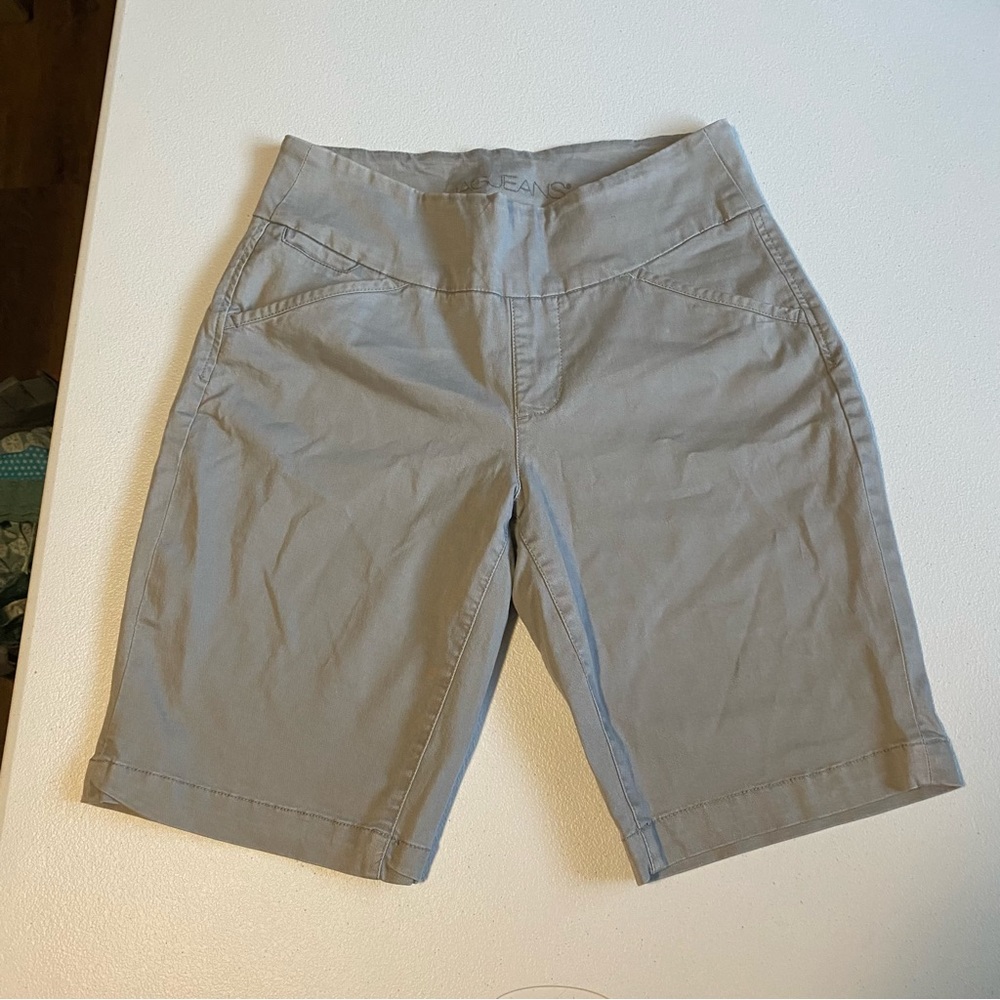 JAG Classic Fit Pull-On Bermuda Black Shorts Women Size 6